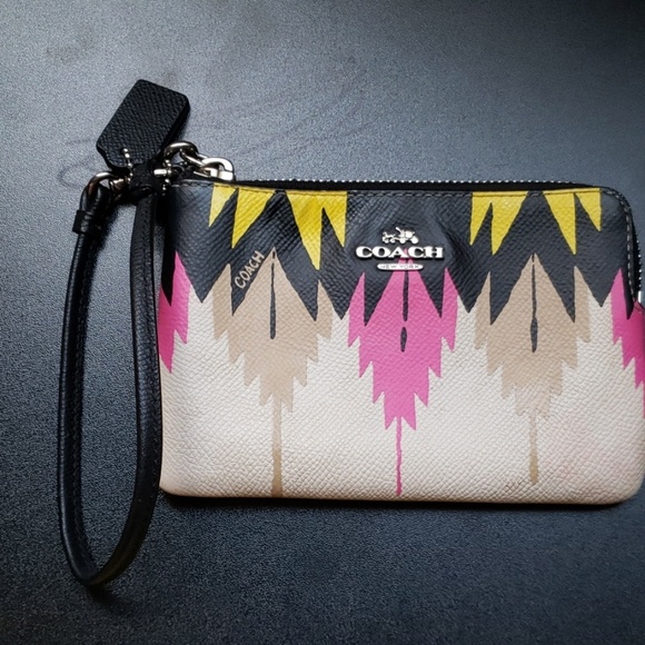 Coach Handbags - Small Coach Wristlet